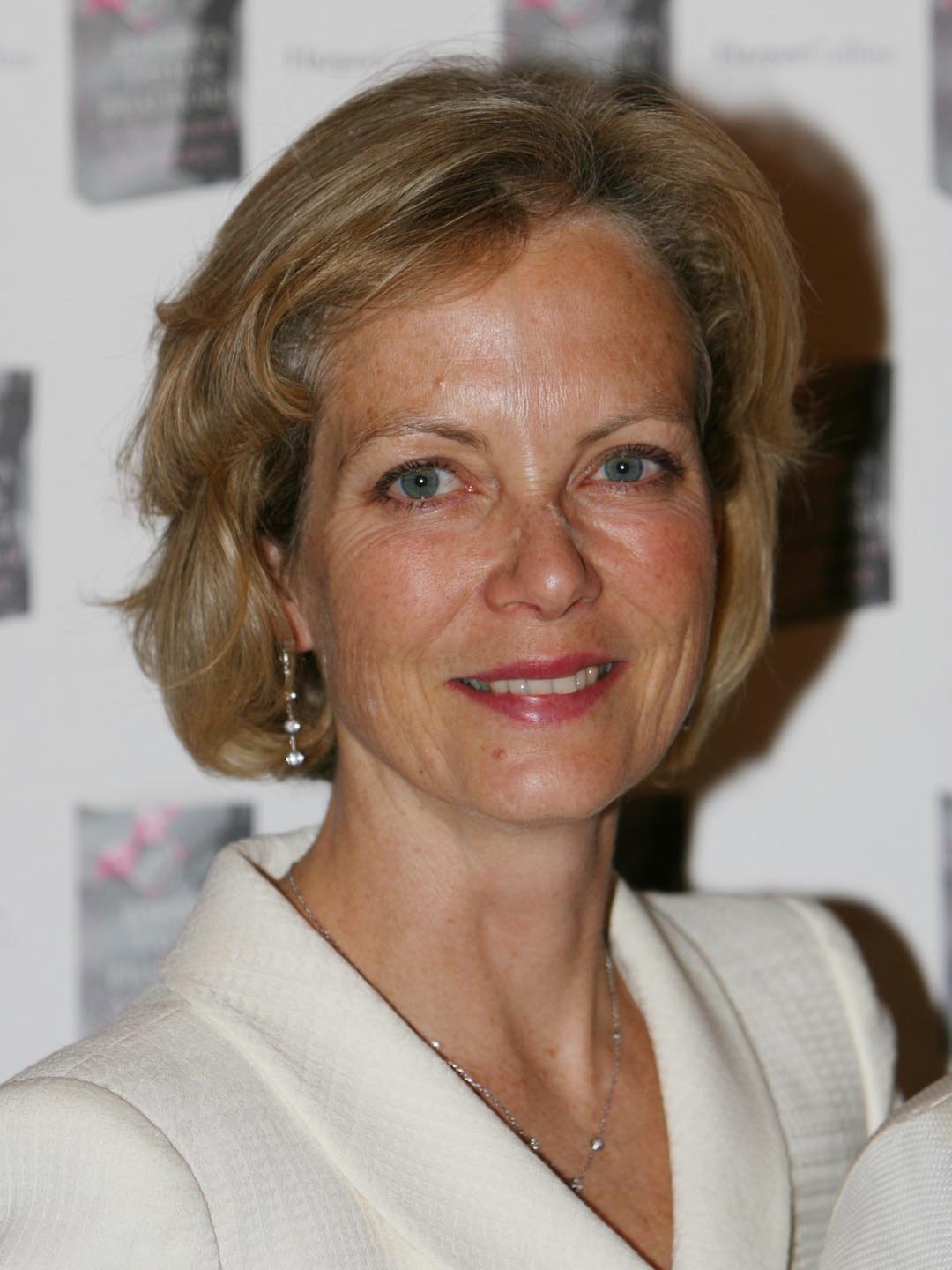 How tall is Jenny Seagrove?
